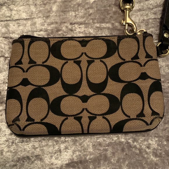 Coach Wristlet - Picture 5 of 6
